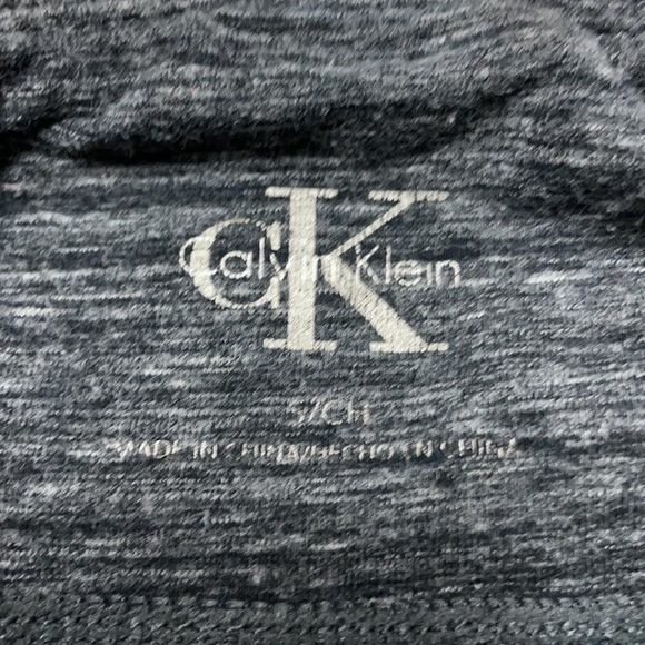 4/$24🦩 Calvin Klein Gray Capri Leggings - Picture 3 of 9